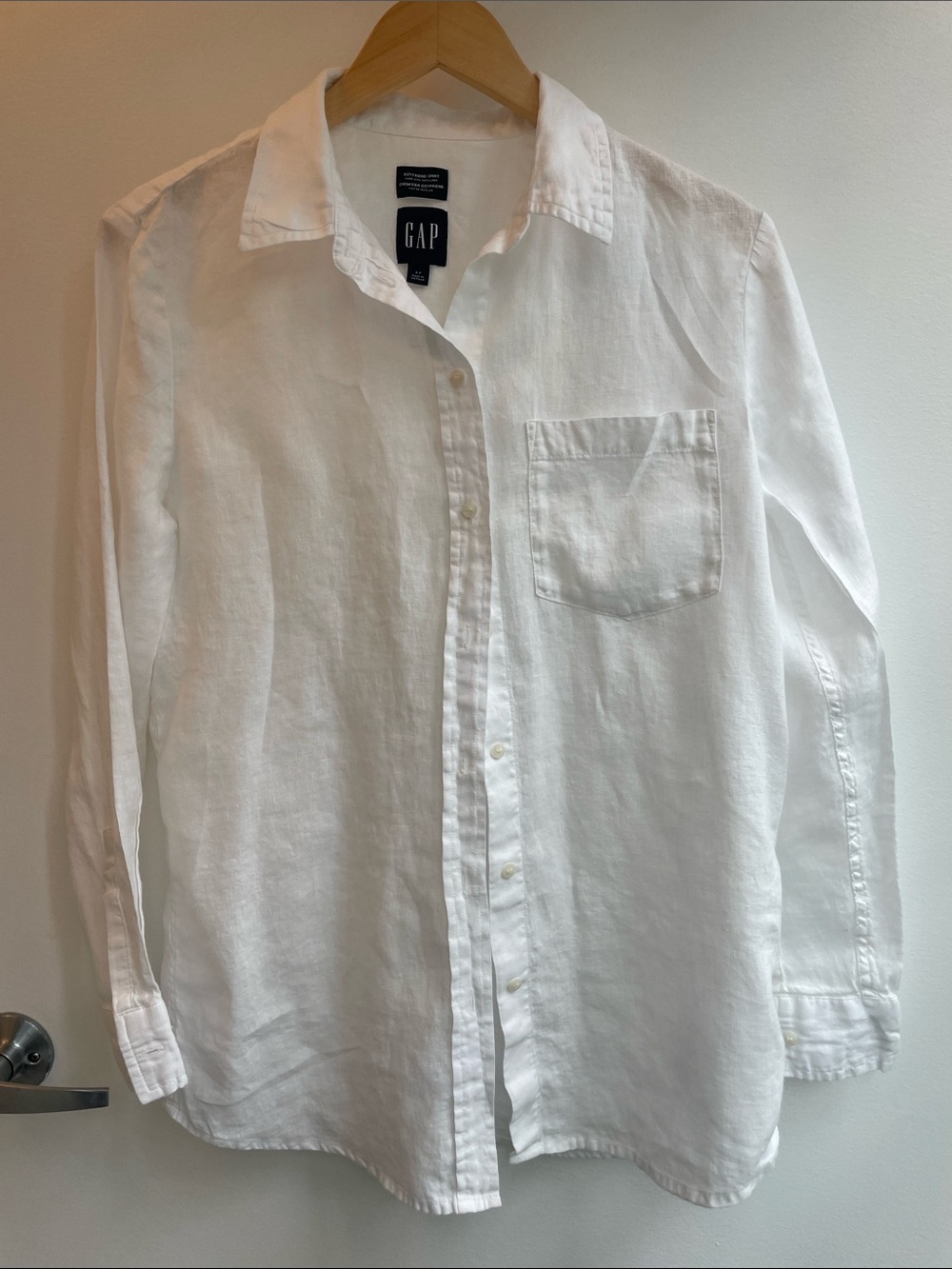 GAP Women’s White 100% Linen Button-Down Shirt with Chest Pocket